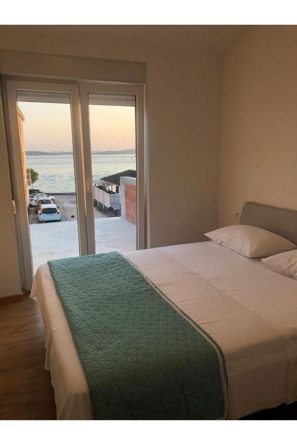 Beach Front Paradise Apartment Sukosan Luaran gambar