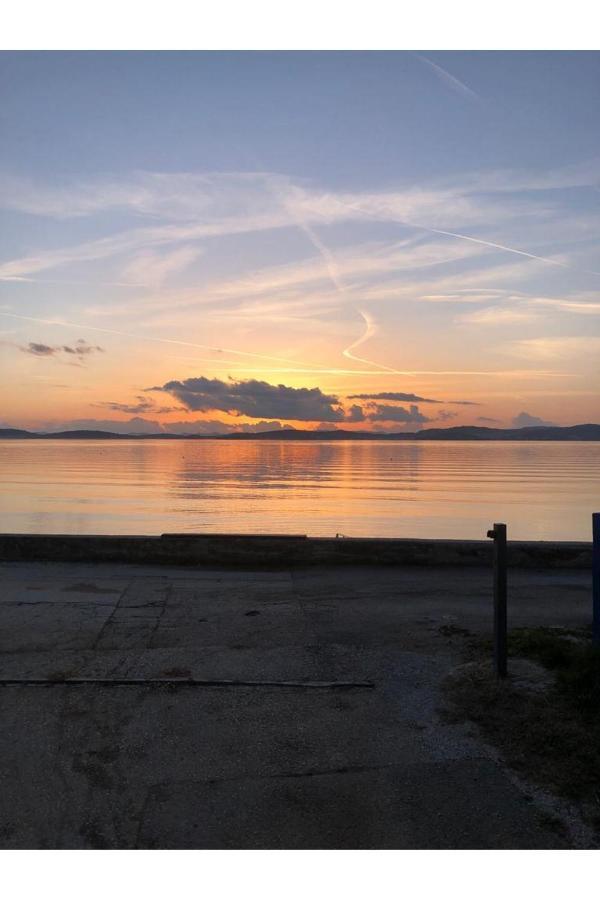 Beach Front Paradise Apartment Sukosan Luaran gambar